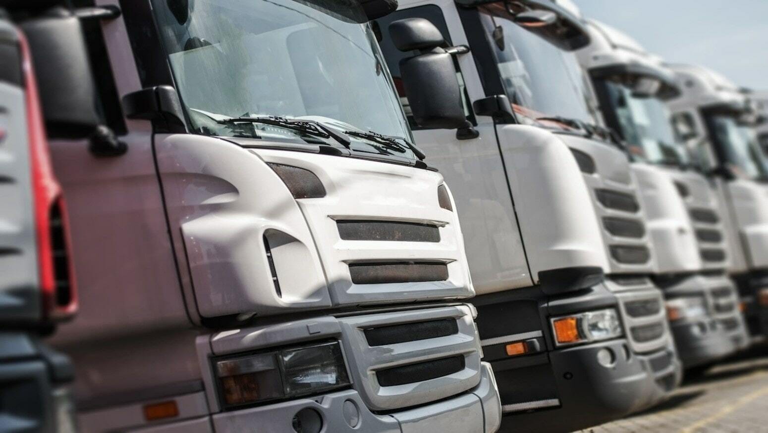 Choosing the Best GPS HGV Trackers for Your Fleet